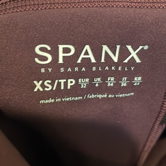 Brand new Spanx Leggings in size XS. ❤️ - Picture 9 of 9